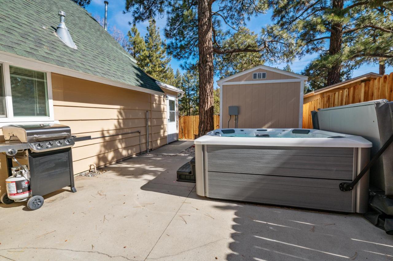 Maple Lane Lodge - Adorable Chalet On A Fully Fenced Lot With A Hot Tub And More! Sugarloaf Exterior photo